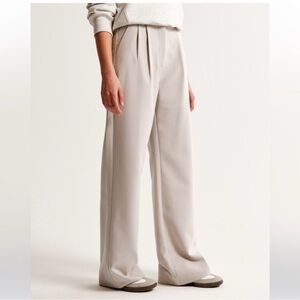 Abercrombie & Fitch Sloane Tailored Wide Leg Pant. Size 25 Short (0 Short) EUC